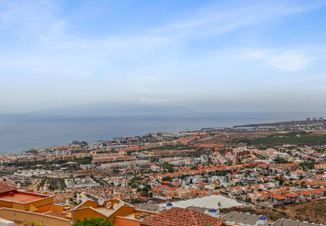 Apartamento en Costa Adeje - Best Apartment, Huge Terrace Overlooking The Coast 