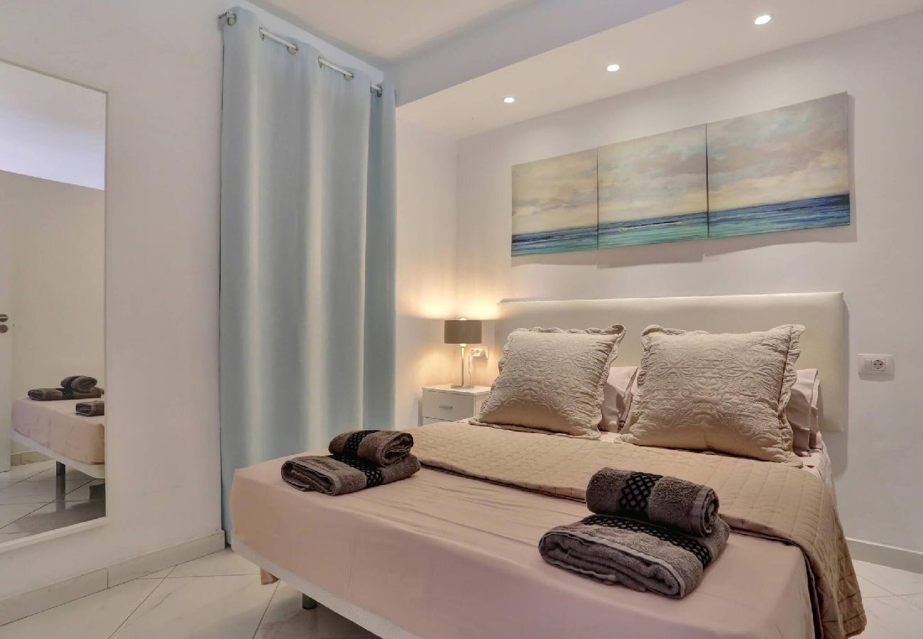 Apartamento en Los Cristianos - Relaxing 1 bed, Los Cristianos,Heated Pool,Air Con 