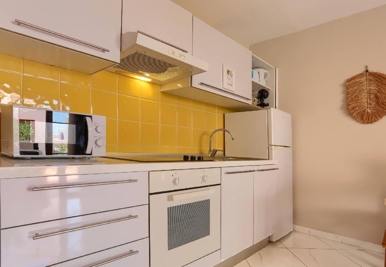 Apartamento en Los Cristianos - Relaxing 1 bed, Los Cristianos,Heated Pool,Air Con 
