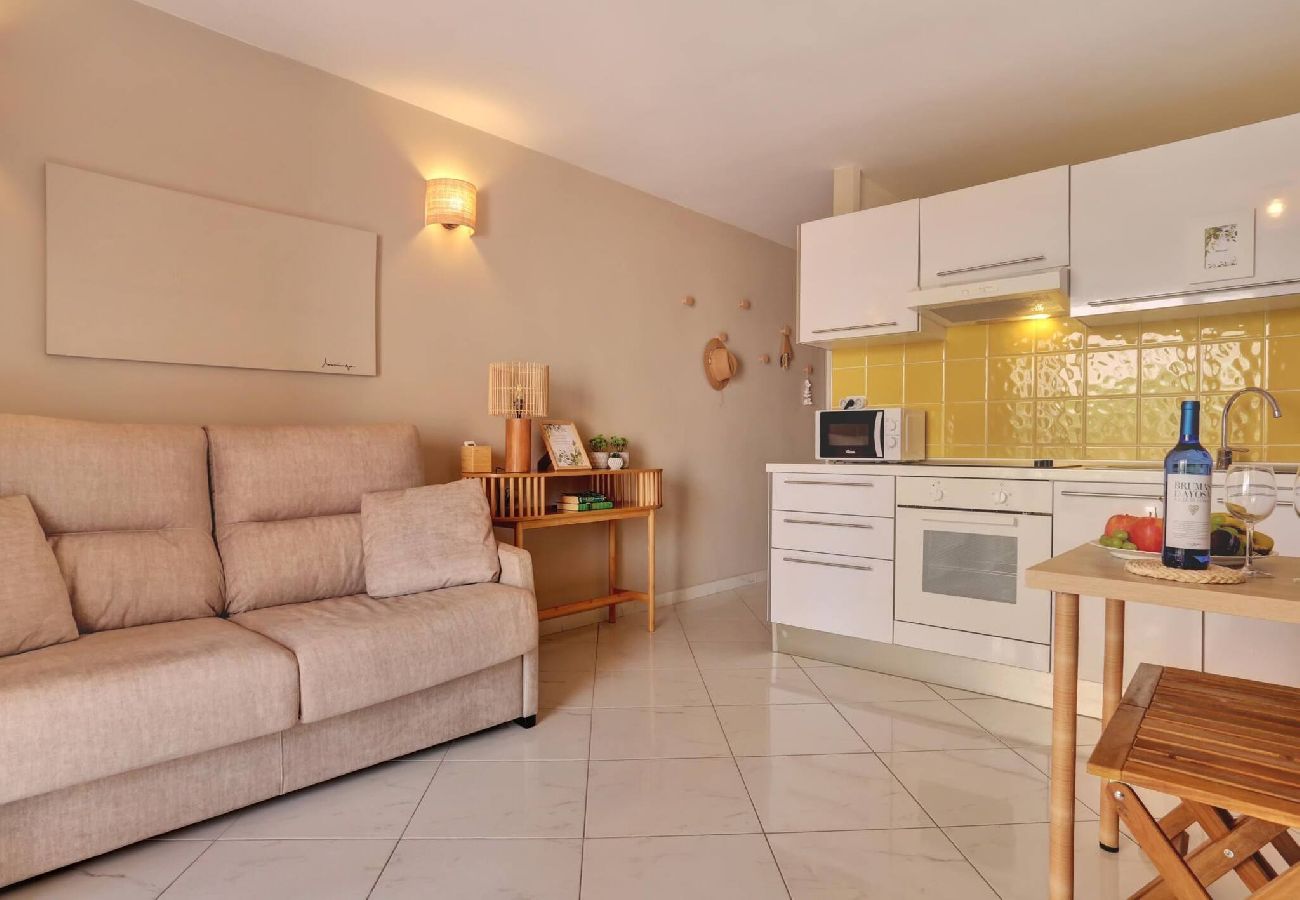 Apartamento en Los Cristianos - Relaxing 1 bed, Los Cristianos,Heated Pool,Air Con 