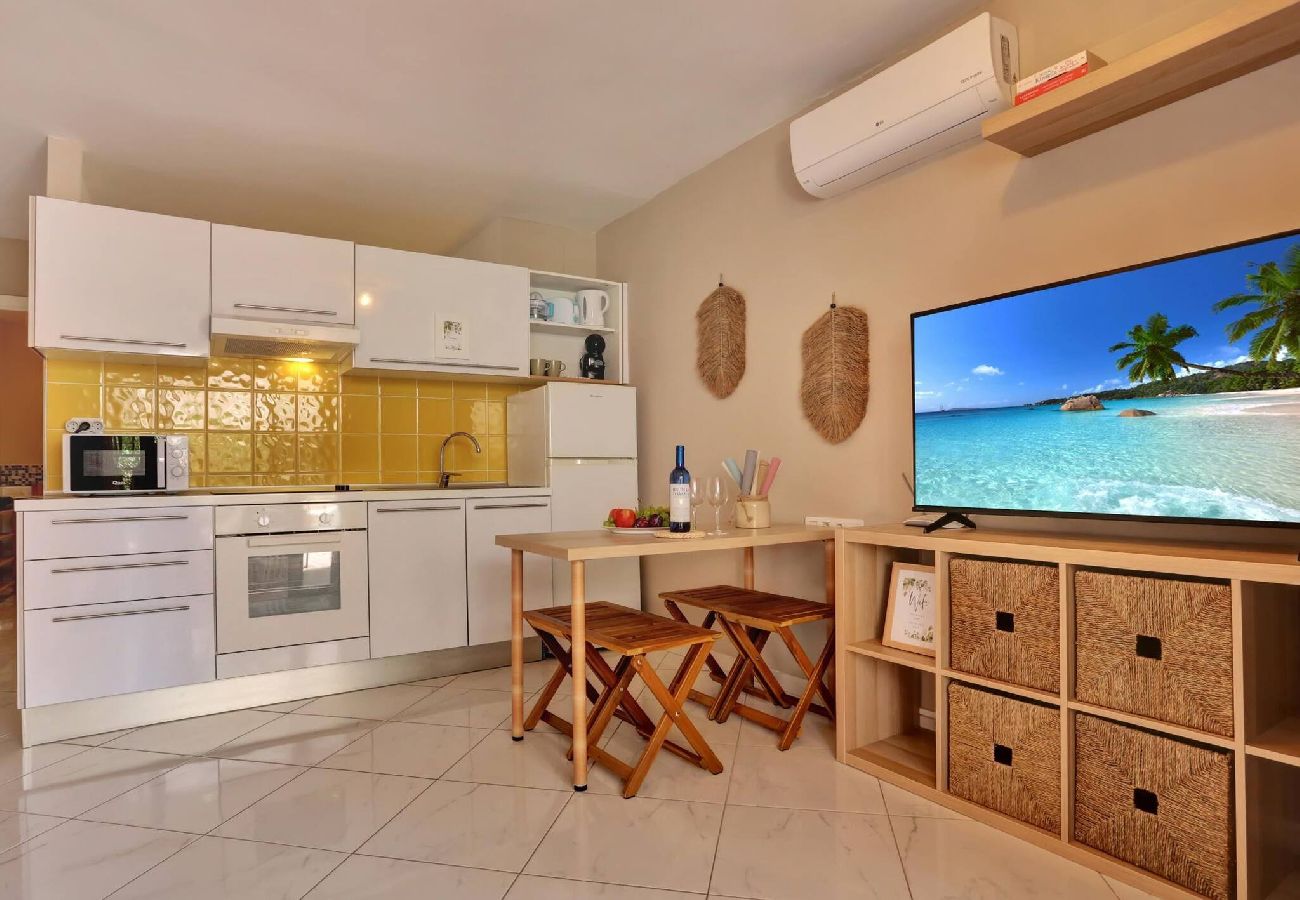 Apartamento en Los Cristianos - Relaxing 1 bed, Los Cristianos,Heated Pool,Air Con 