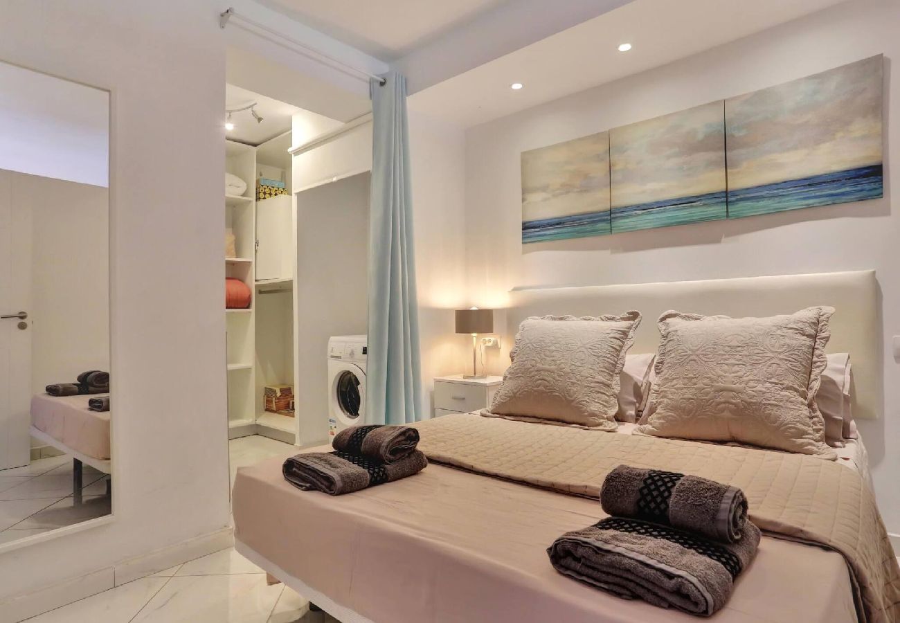 Apartamento en Los Cristianos - Relaxing 1 bed, Los Cristianos,Heated Pool,Air Con 
