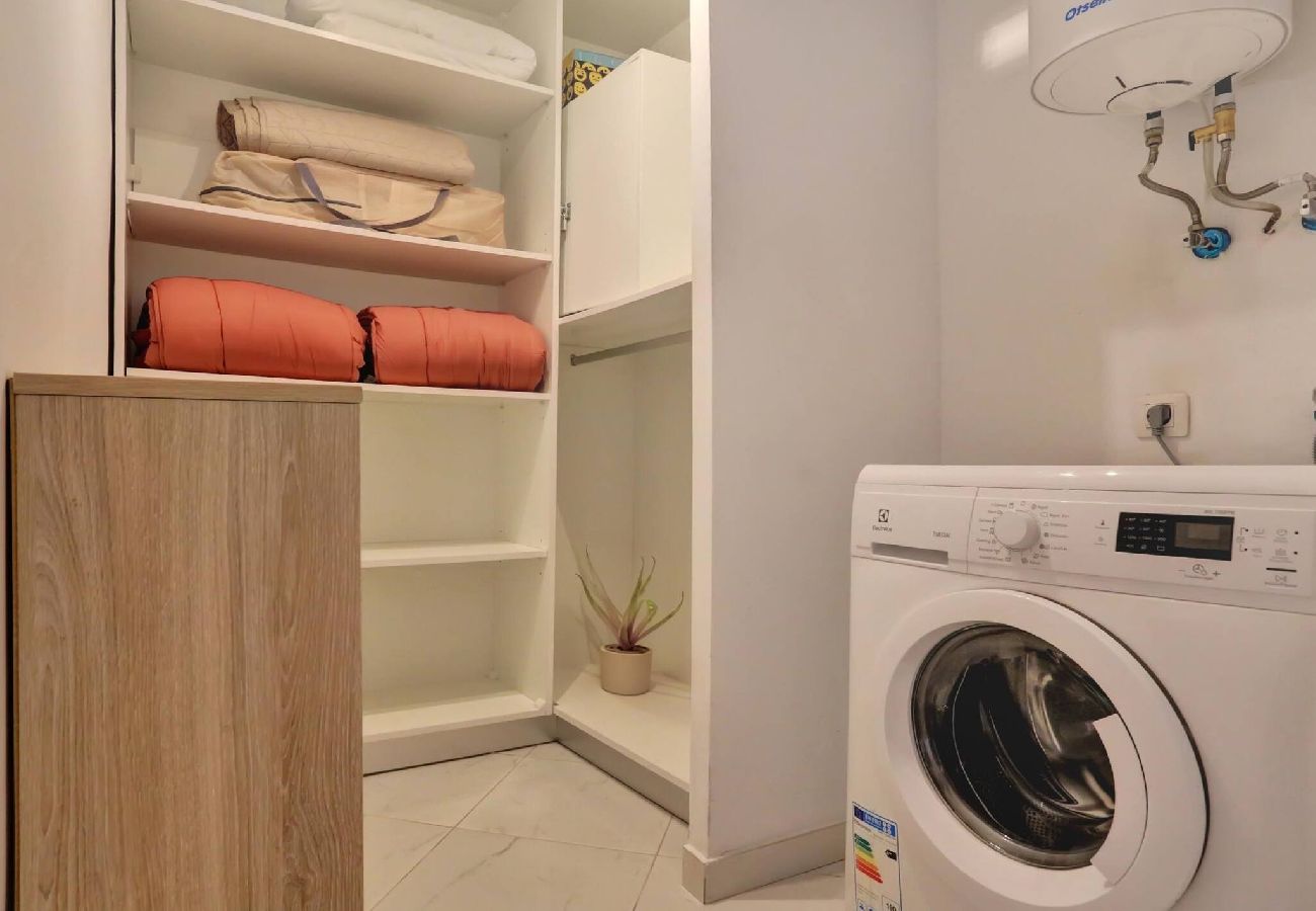 Apartamento en Los Cristianos - Relaxing 1 bed, Los Cristianos,Heated Pool,Air Con 