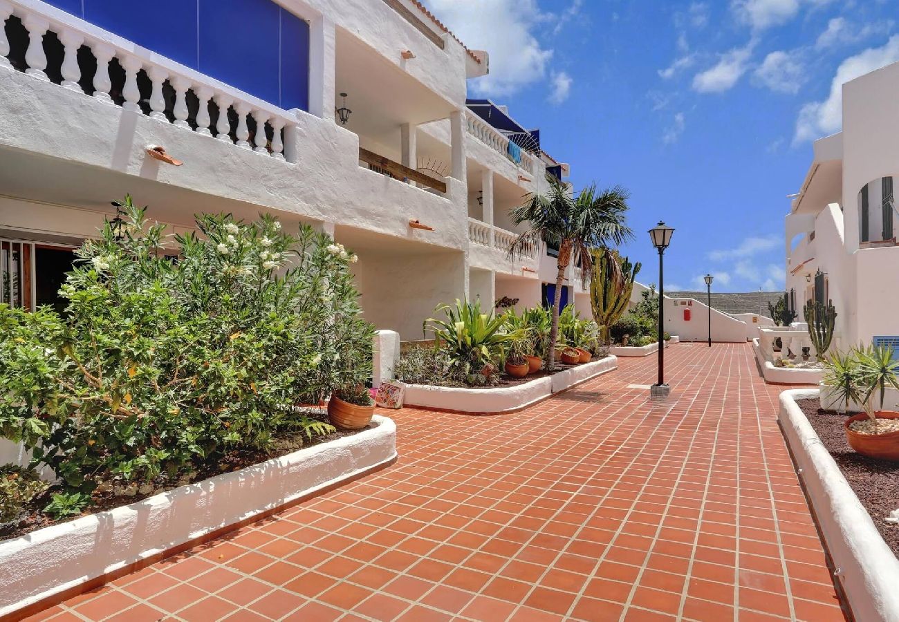 Apartamento en Los Cristianos - Relaxing 1 bed, Los Cristianos,Heated Pool,Air Con 