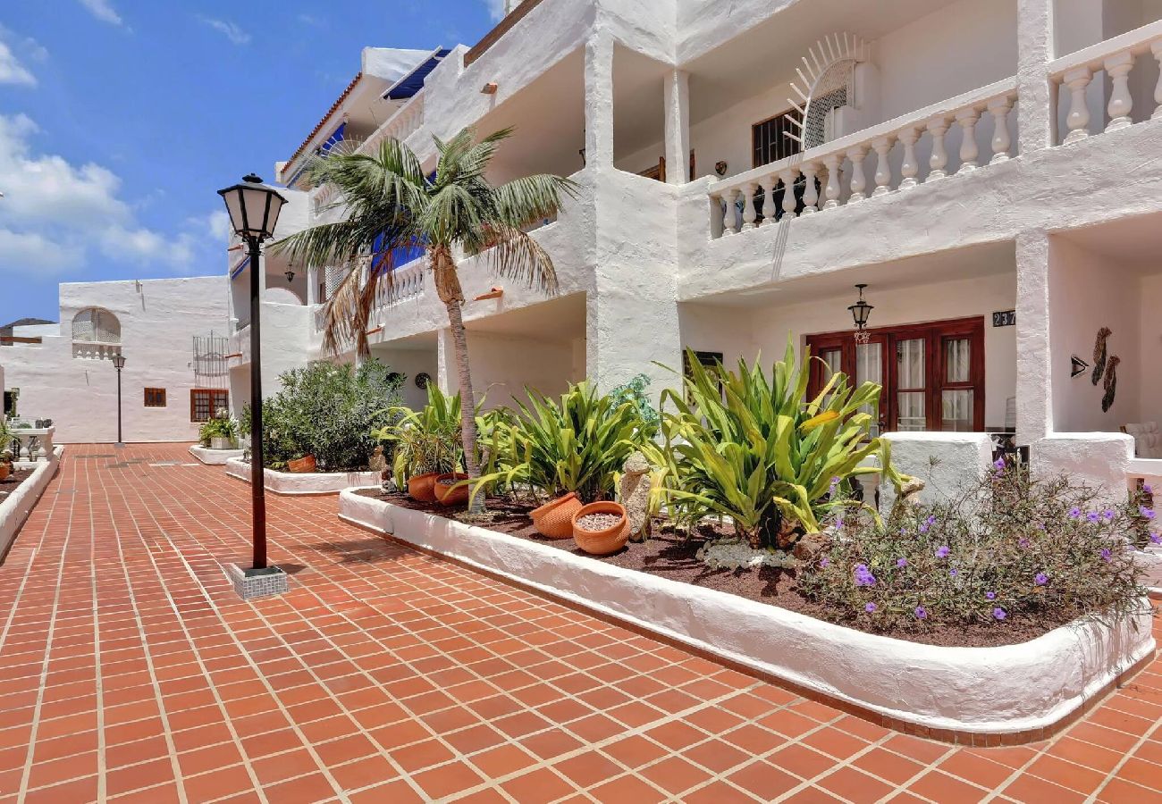Apartamento en Los Cristianos - Relaxing 1 bed, Los Cristianos,Heated Pool,Air Con 