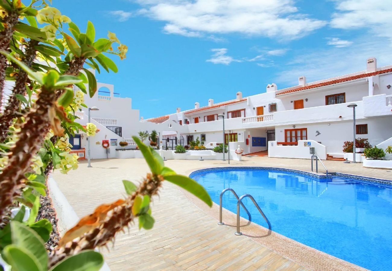 Apartamento en Los Cristianos - Relaxing 1 bed, Los Cristianos,Heated Pool,Air Con 