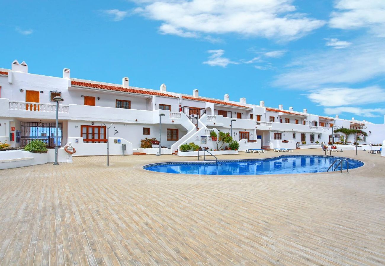 Apartamento en Los Cristianos - Relaxing 1 bed, Los Cristianos,Heated Pool,Air Con 