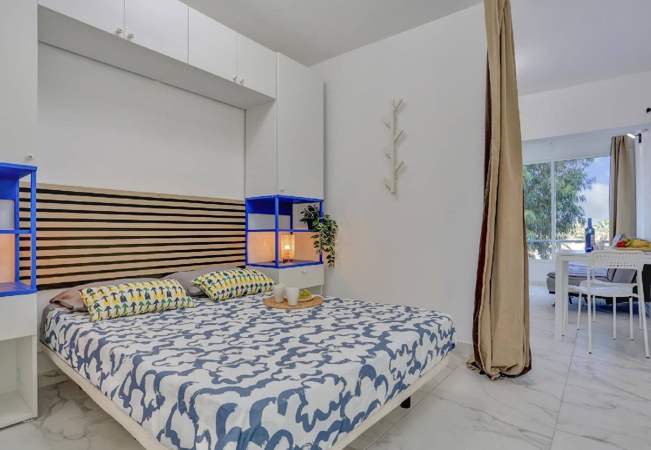 Estudio en Costa del Silencio - Parrot Paradise Studio, WiFi, Smart Tv, Pool 