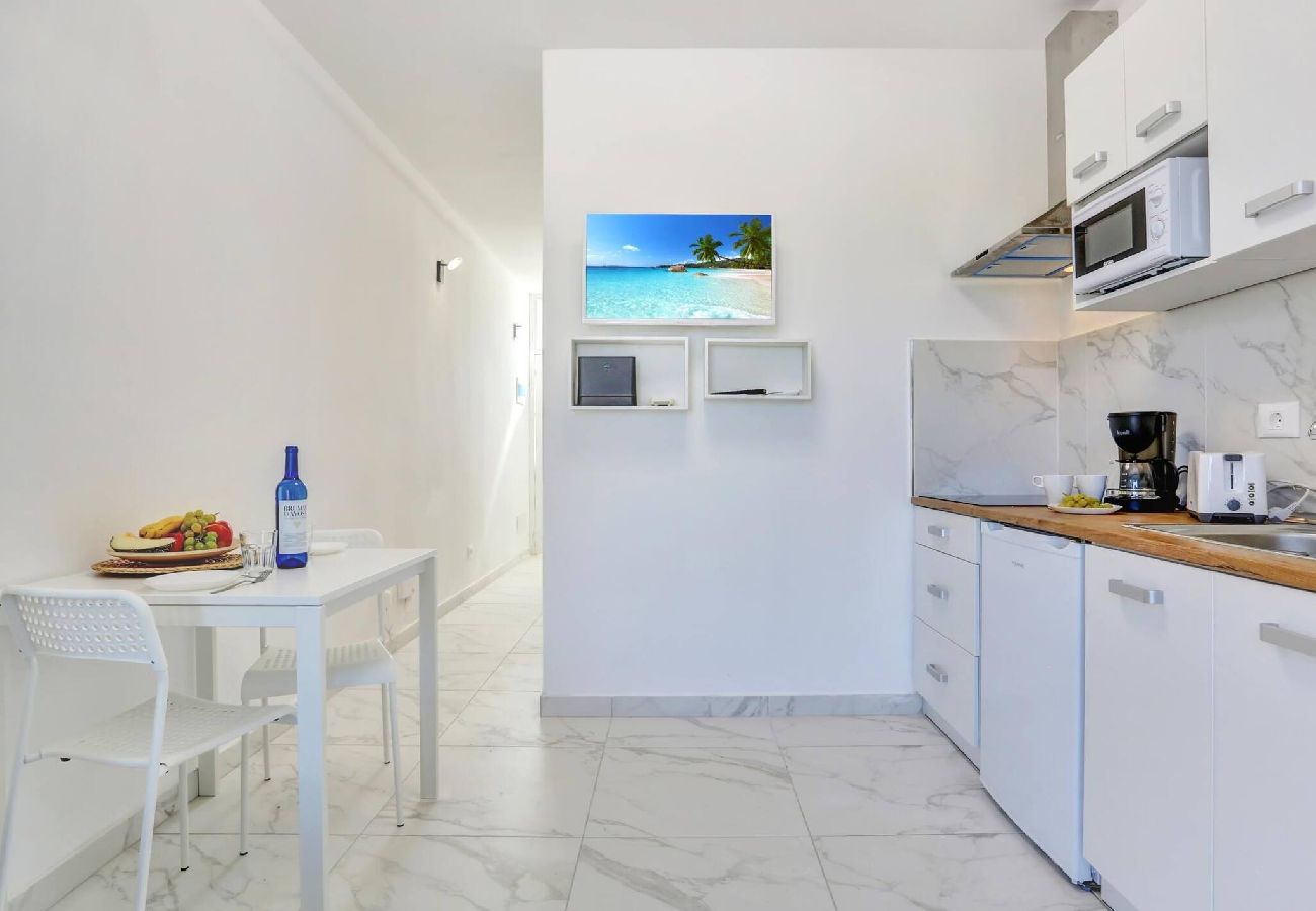 Estudio en Costa del Silencio - Parrot Paradise Studio, WiFi, Smart Tv, Pool 