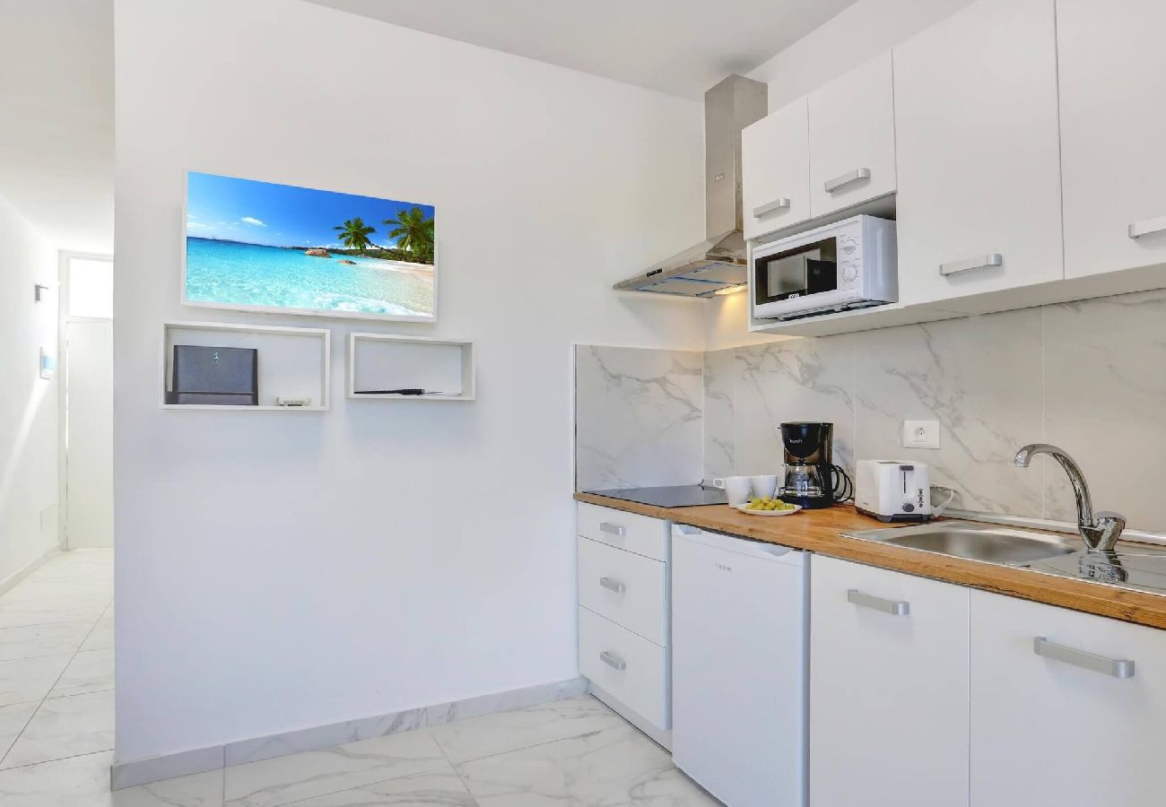 Estudio en Costa del Silencio - Parrot Paradise Studio, WiFi, Smart Tv, Pool 