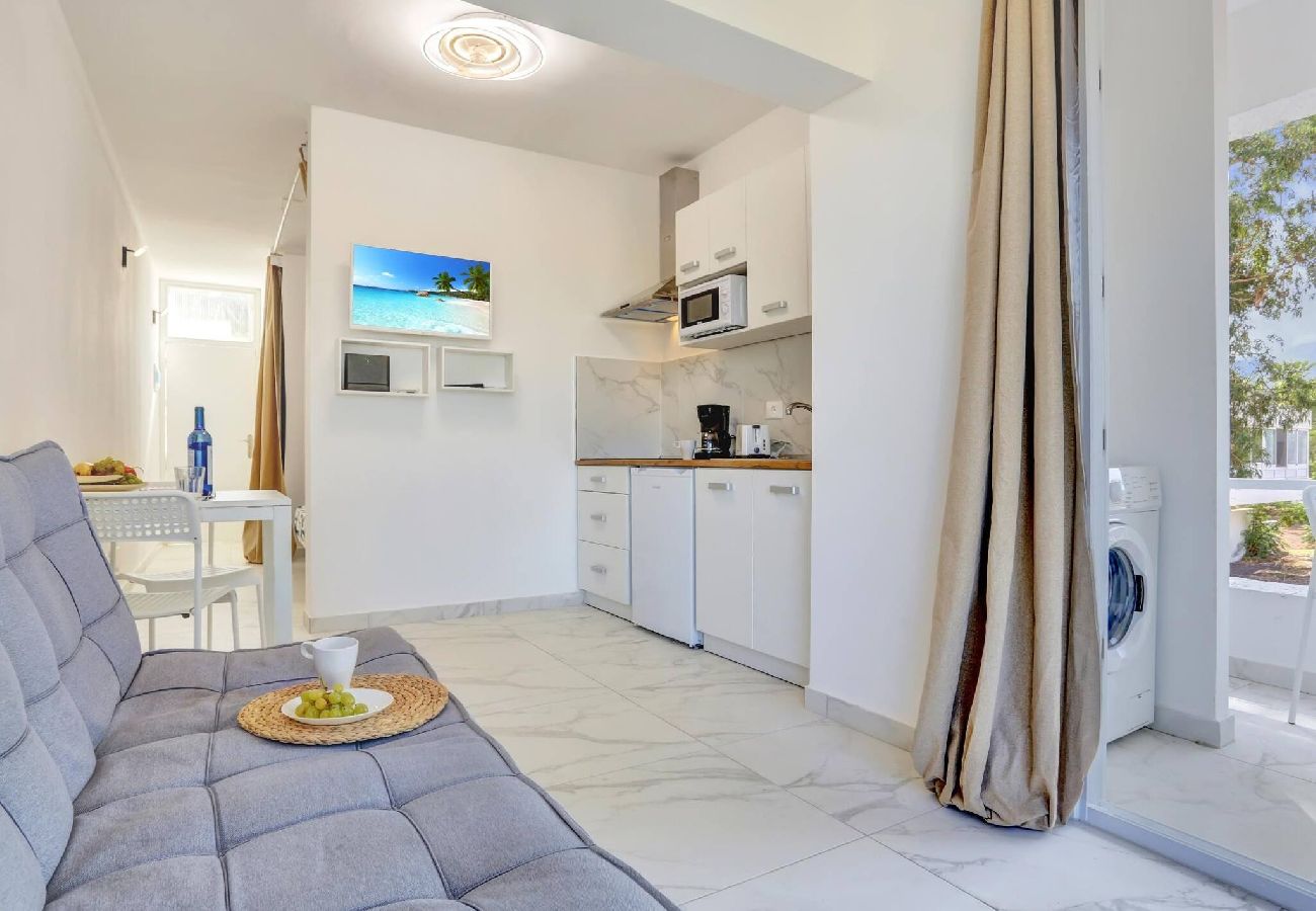 Estudio en Costa del Silencio - Parrot Paradise Studio, WiFi, Smart Tv, Pool 