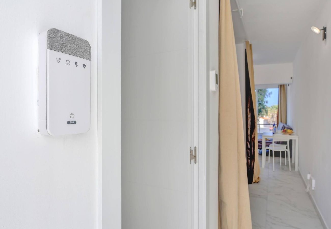 Estudio en Costa del Silencio - Parrot Paradise Studio, WiFi, Smart Tv, Pool 