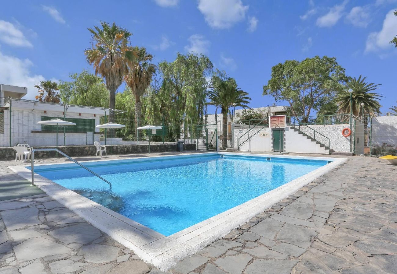 Estudio en Costa del Silencio - Parrot Paradise Studio, WiFi, Smart Tv, Pool 