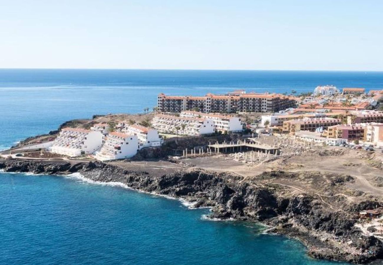 Estudio en Costa del Silencio - Parrot Paradise Studio, WiFi, Smart Tv, Pool 