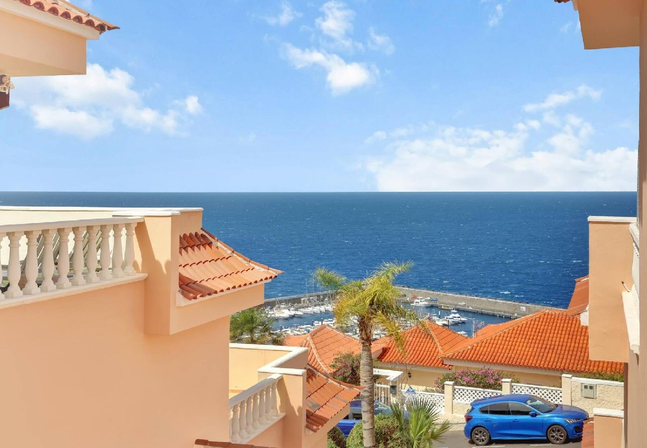 Apartamento en Acantilados de Los Gigantes - Ocean Rock Apartment, Heated Pool, Wi Fi, Smart TV 