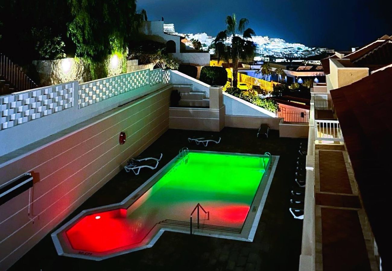 Apartamento en Acantilados de Los Gigantes - Ocean Rock Apartment, Heated Pool, Wi Fi, Smart TV 