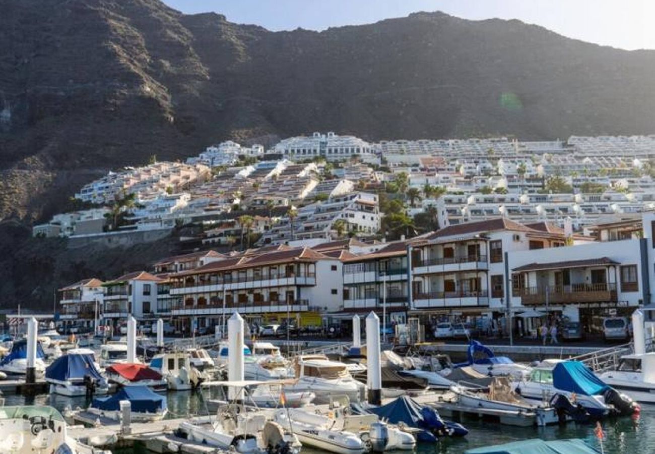Apartamento en Acantilados de Los Gigantes - Ocean Rock Apartment, Heated Pool, Wi Fi, Smart TV 