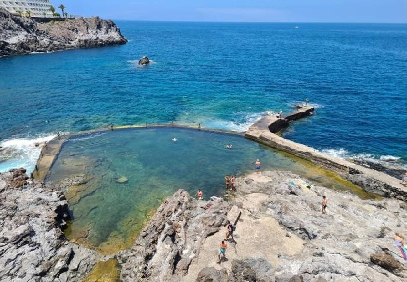 Apartamento en Acantilados de Los Gigantes - Ocean Rock Apartment, Heated Pool, Wi Fi, Smart TV 