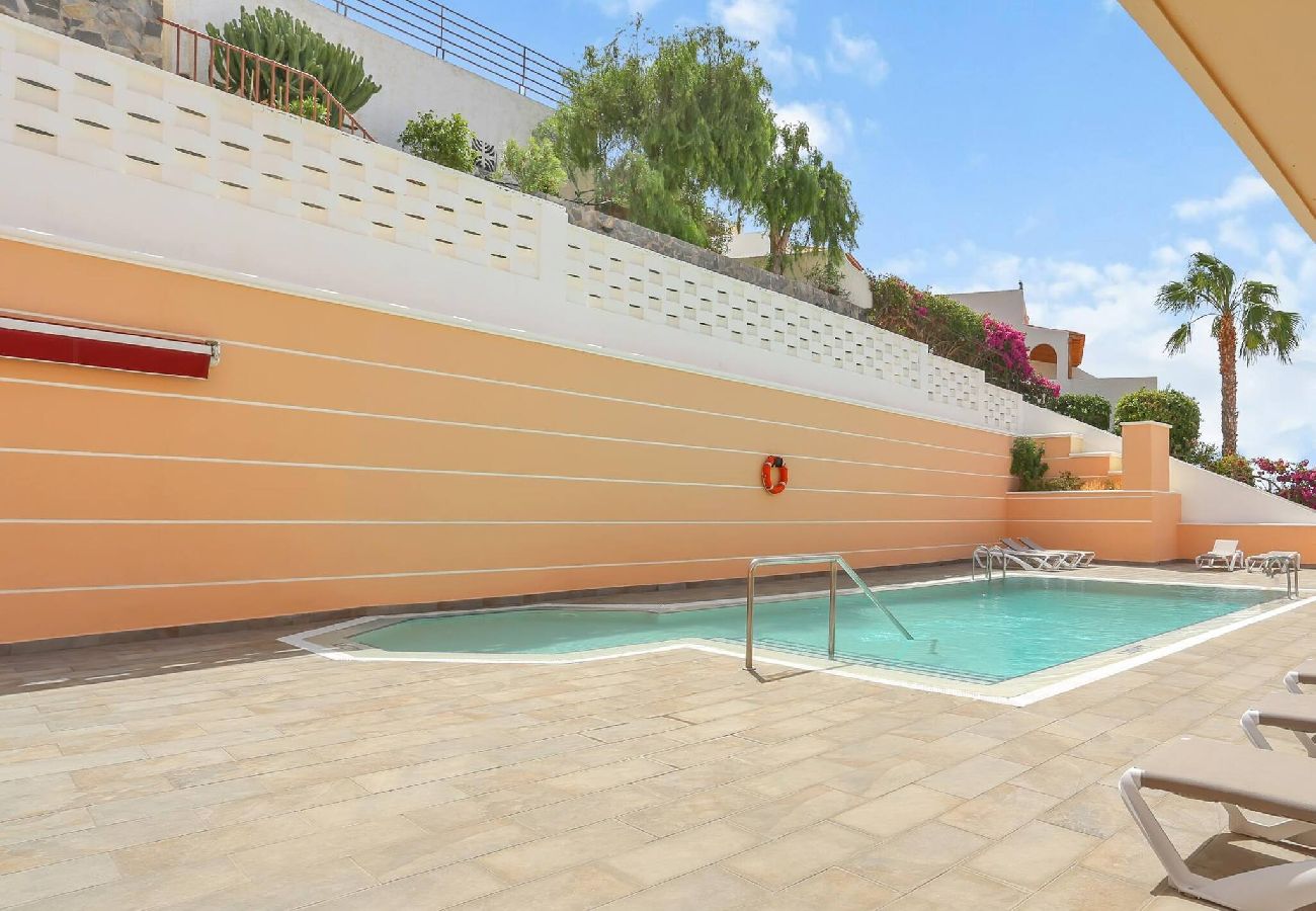 Apartamento en Acantilados de Los Gigantes - Ocean Rock Apartment, Heated Pool, Wi Fi, Smart TV 