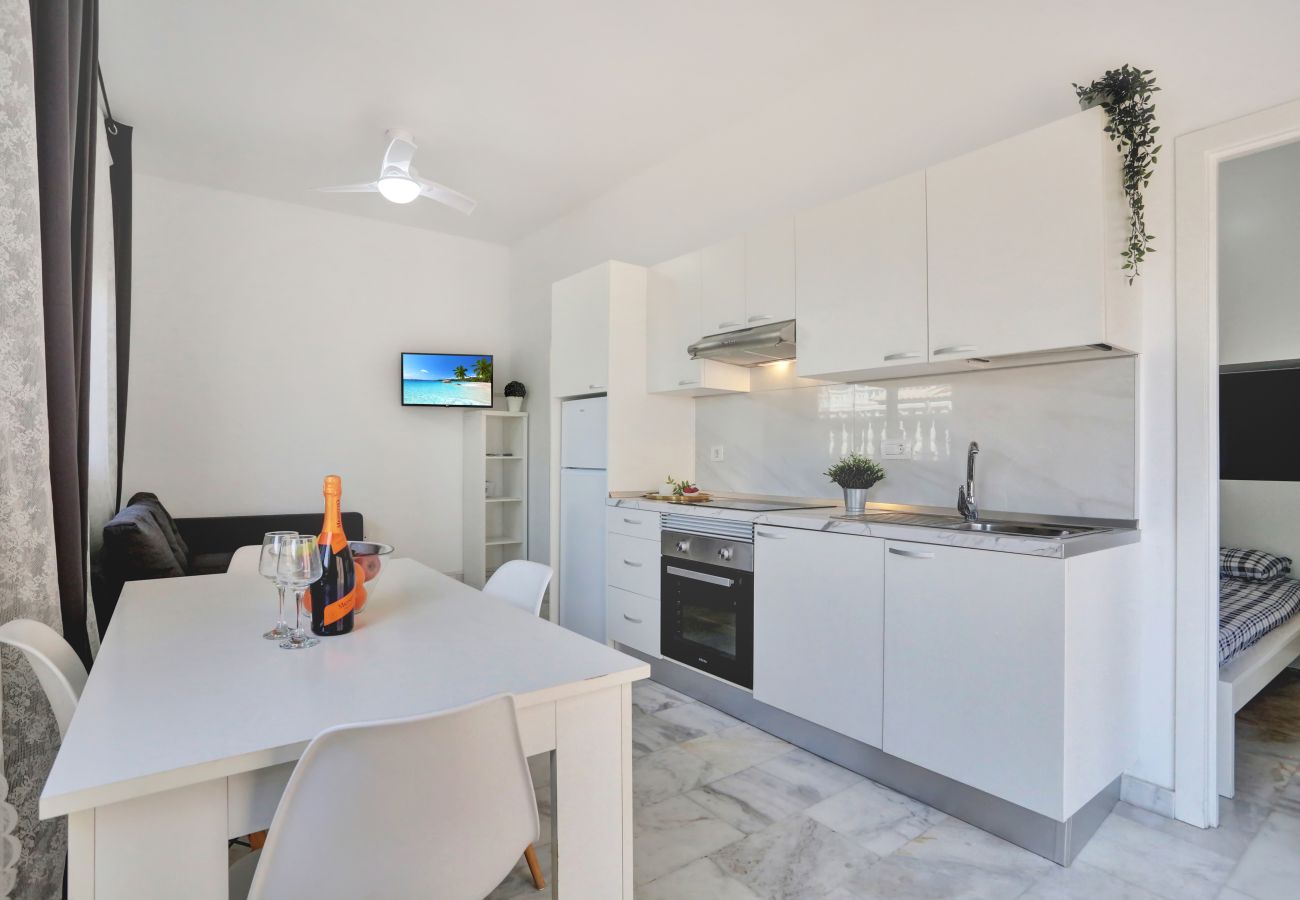 Apartamento en Acantilados de Los Gigantes - Cliffstone Apartment, Los Gigantes, Heated Pool