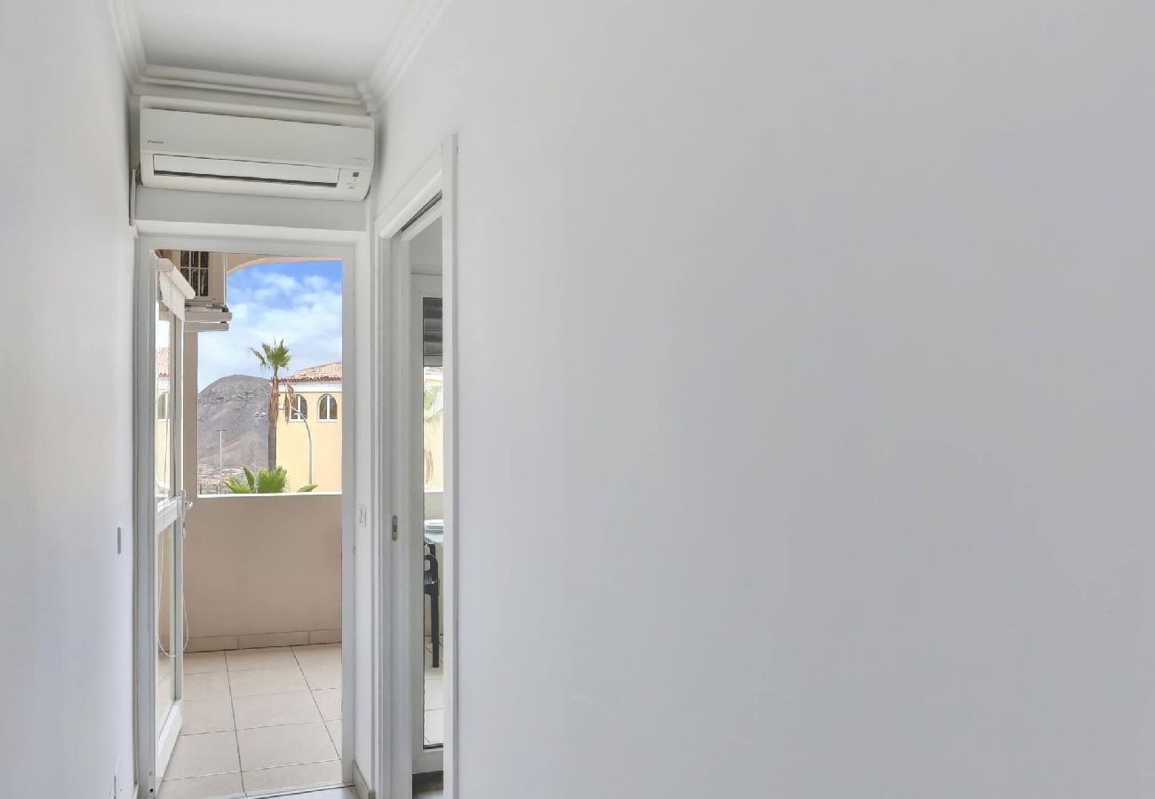 Apartamento en Arona - Little Gem, Panoramic Balcony, Pool, Wifi 