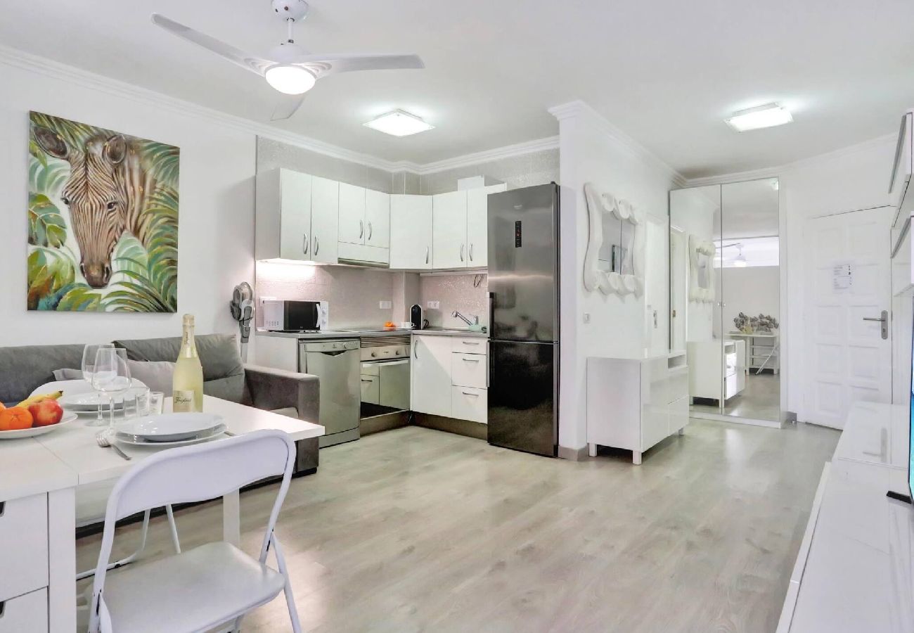 Apartamento en Arona - Little Gem, Panoramic Balcony, Pool, Wifi 