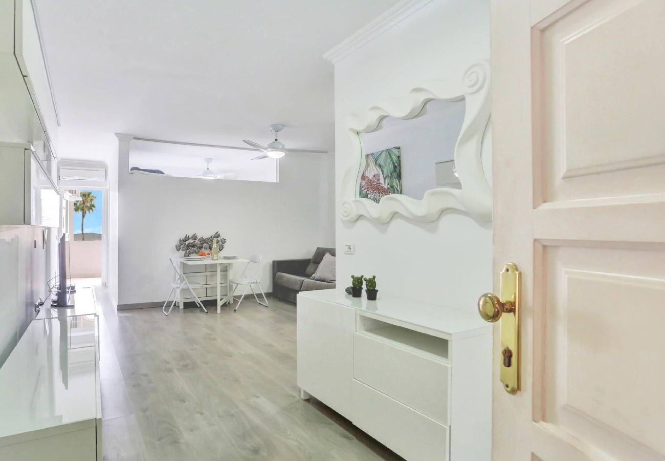 Apartamento en Arona - Little Gem, Panoramic Balcony, Pool, Wifi 