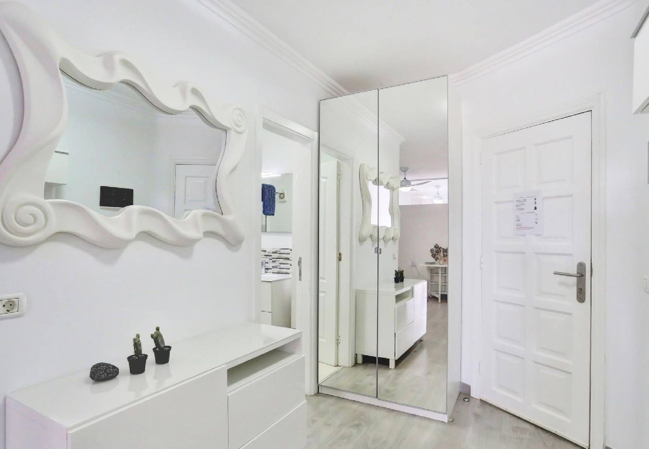 Apartamento en Arona - Little Gem, Panoramic Balcony, Pool, Wifi 