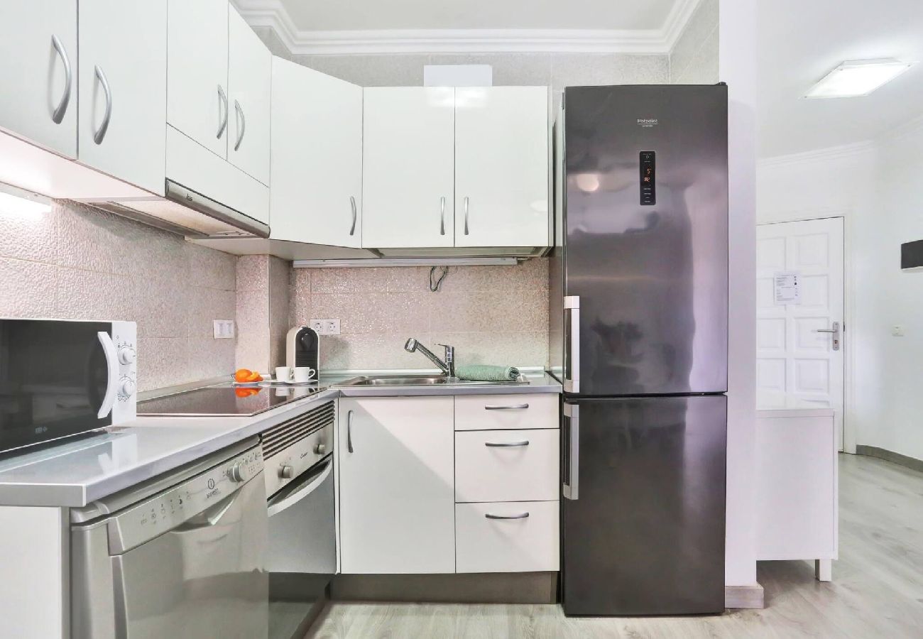 Apartamento en Arona - Little Gem, Panoramic Balcony, Pool, Wifi 