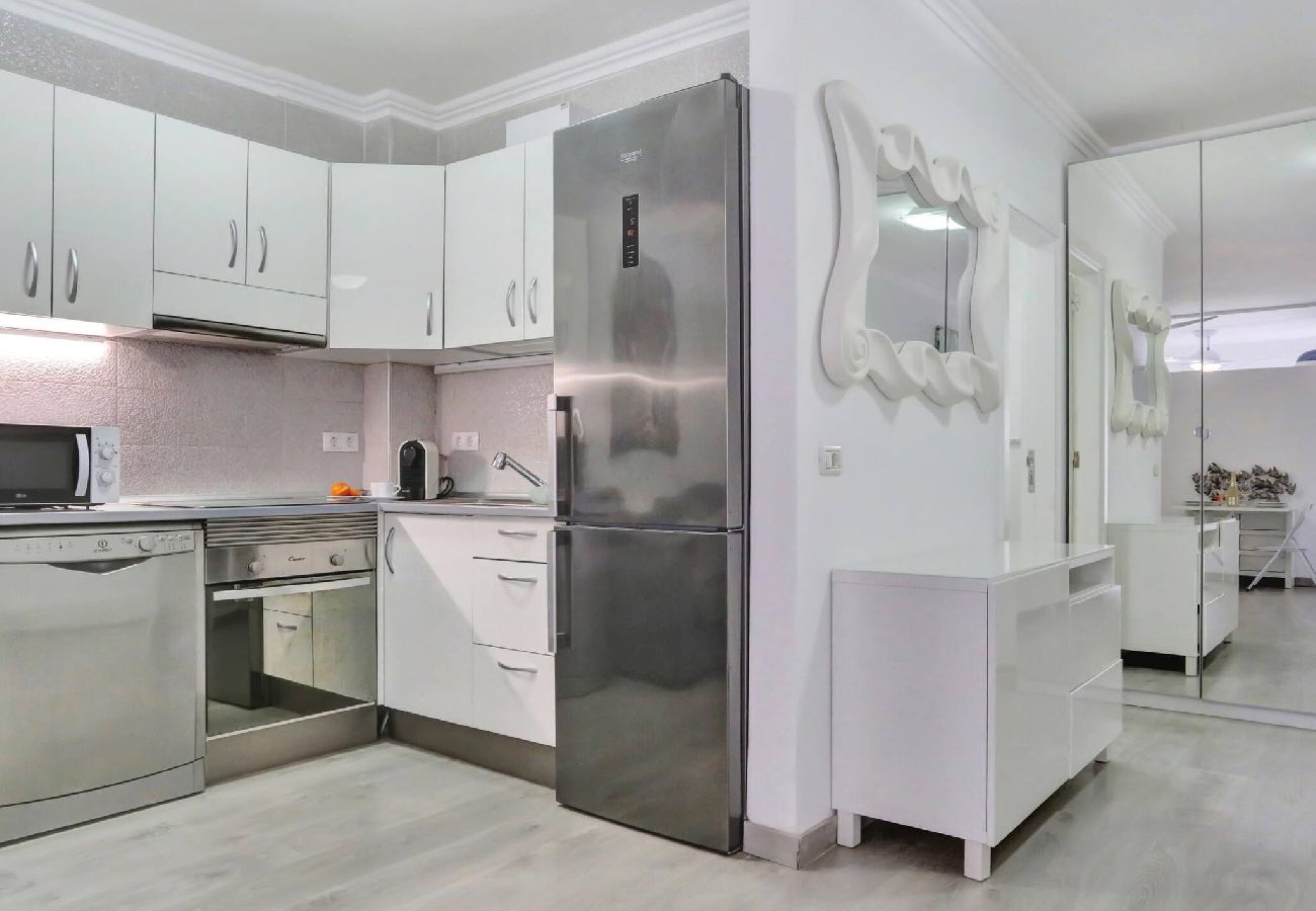 Apartamento en Arona - Little Gem, Panoramic Balcony, Pool, Wifi 