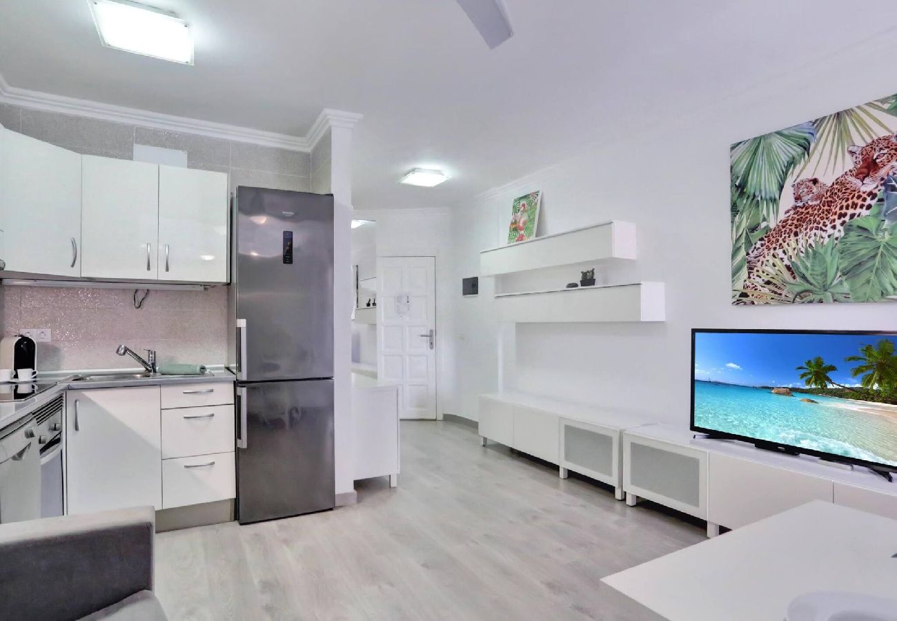 Apartamento en Arona - Little Gem, Panoramic Balcony, Pool, Wifi 