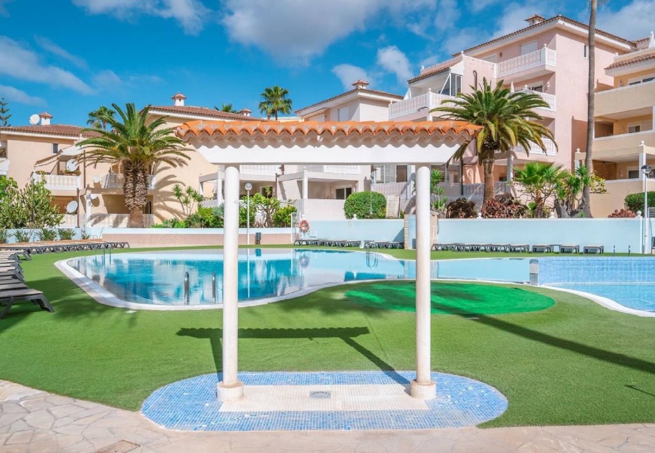 Apartamento en Arona - Atlantic Breeze, Terrace, Pool, Fast Wifi 