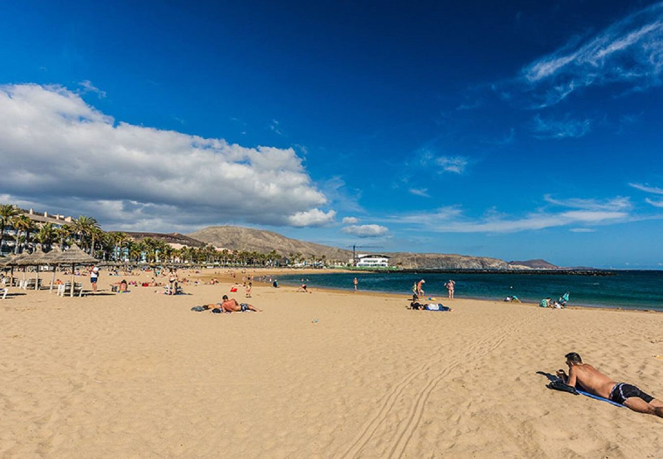 Apartamento en Arona - Atlantic Breeze, Terrace, Pool, Fast Wifi 