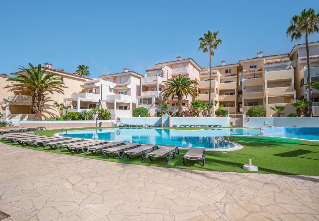 Apartamento en Arona - Atlantic Breeze, Terrace, Pool, Fast Wifi 