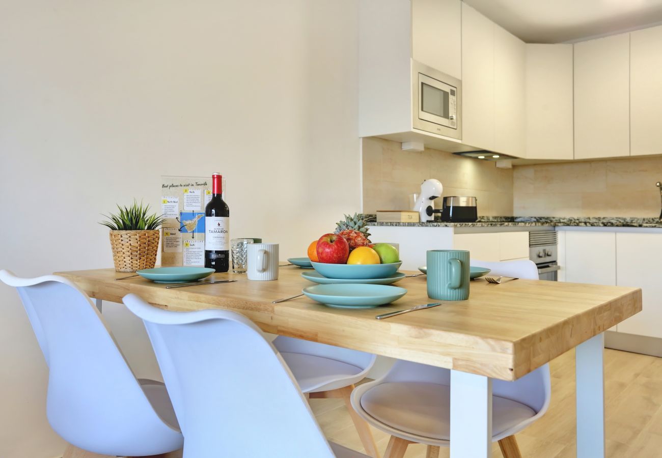 Apartamento en Arona - Atlantic Breeze, Terrace, Pool, Fast Wifi 