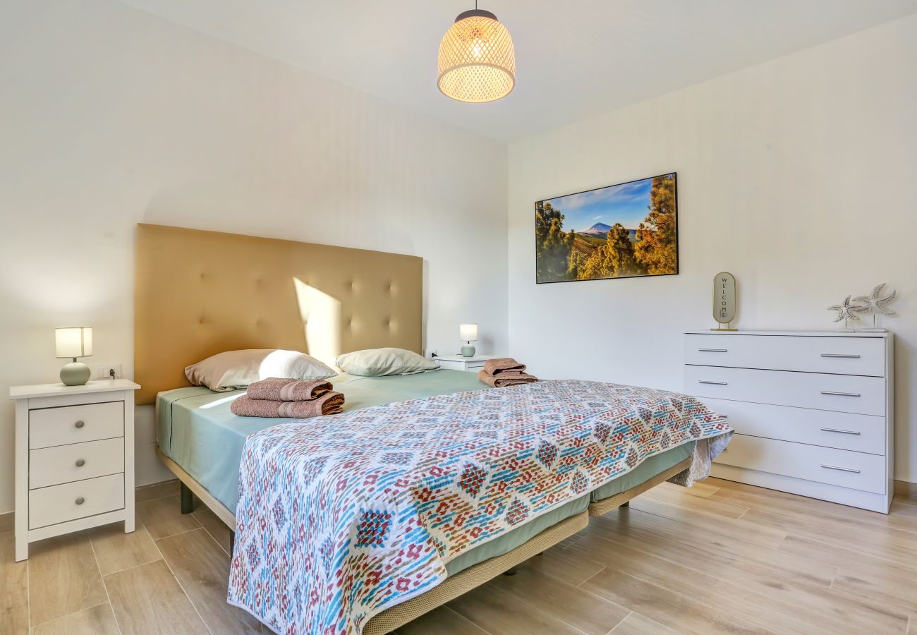 Apartamento en Arona - Atlantic Breeze, Terrace, Pool, Fast Wifi 