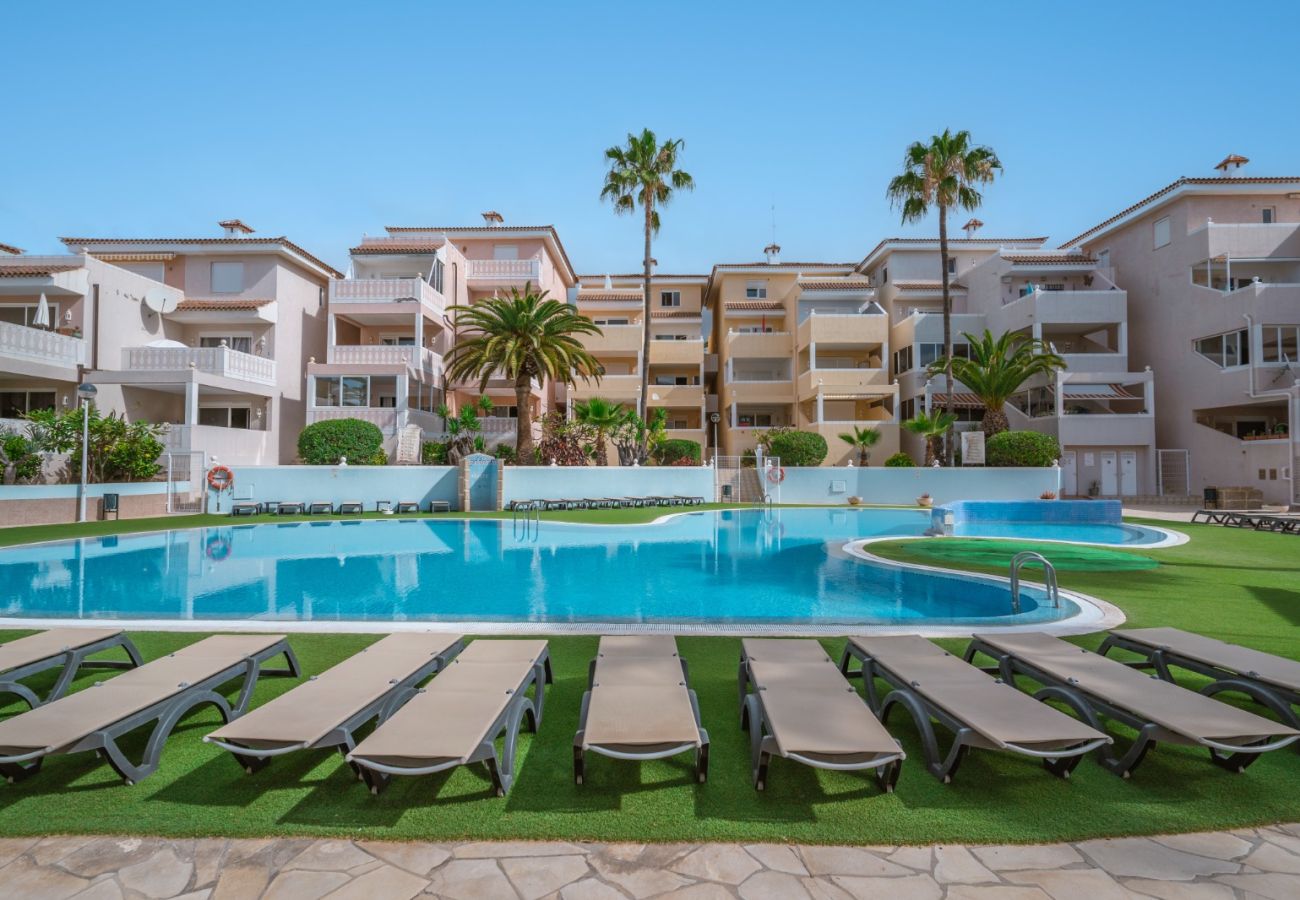 Apartamento en Arona - Atlantic Breeze, Terrace, Pool, Fast Wifi 
