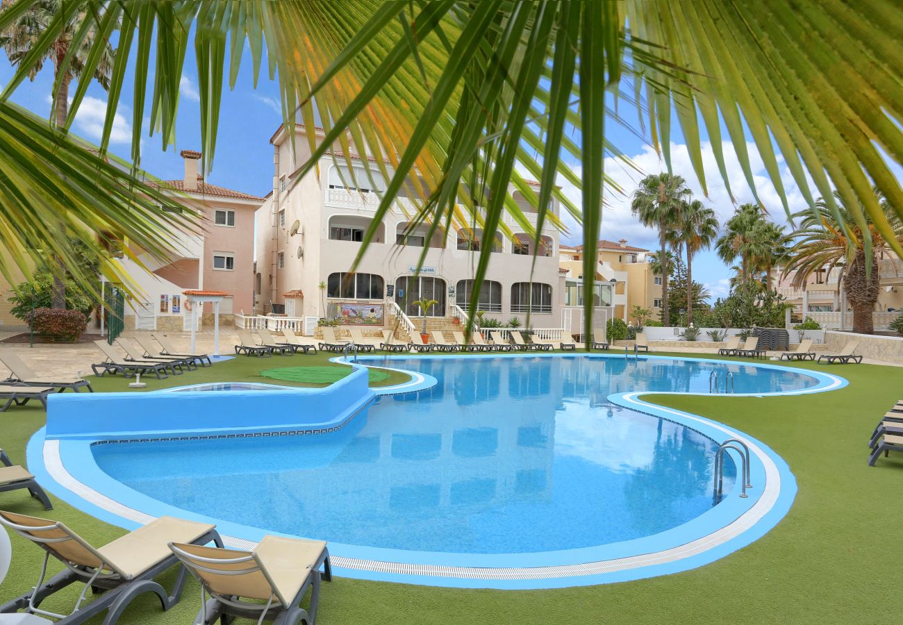 Apartamento en Arona - Atlantic Breeze, Terrace, Pool, Fast Wifi 