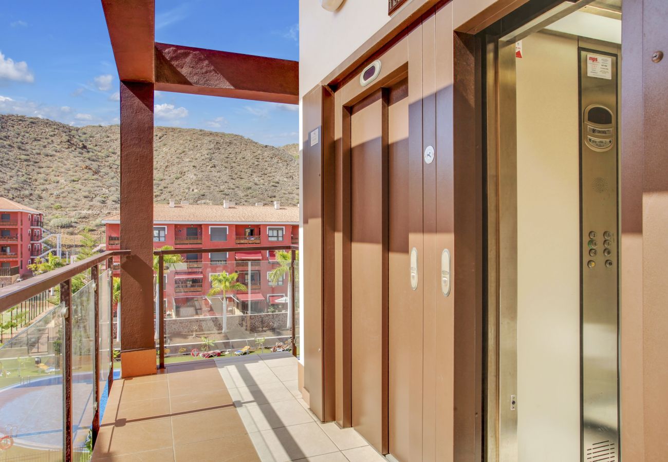 Apartamento en Palm - Mar - Lovely Mocan, Pool, Fast Wi Fi