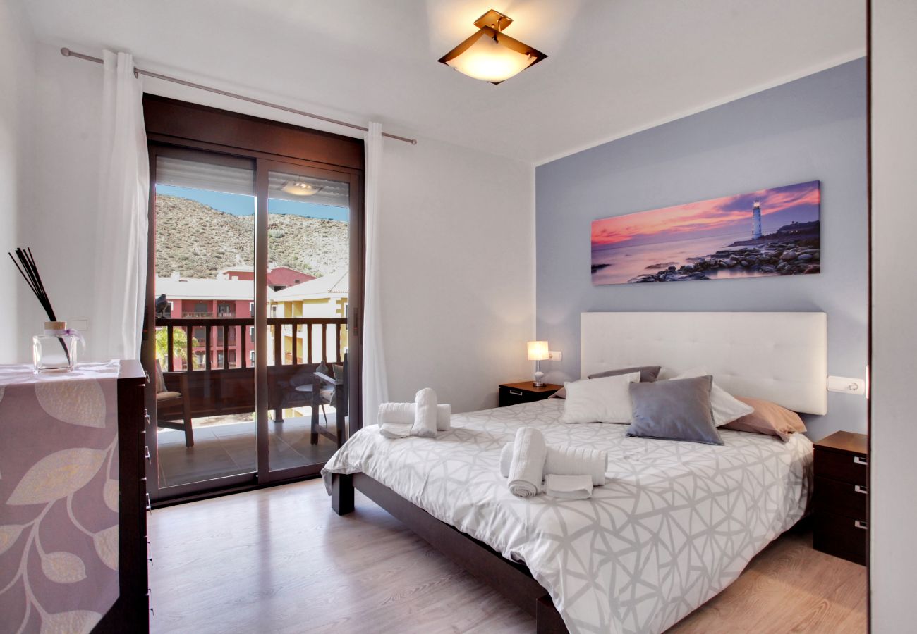 Apartamento en Palm - Mar - Lovely Mocan, Pool, Fast Wi Fi