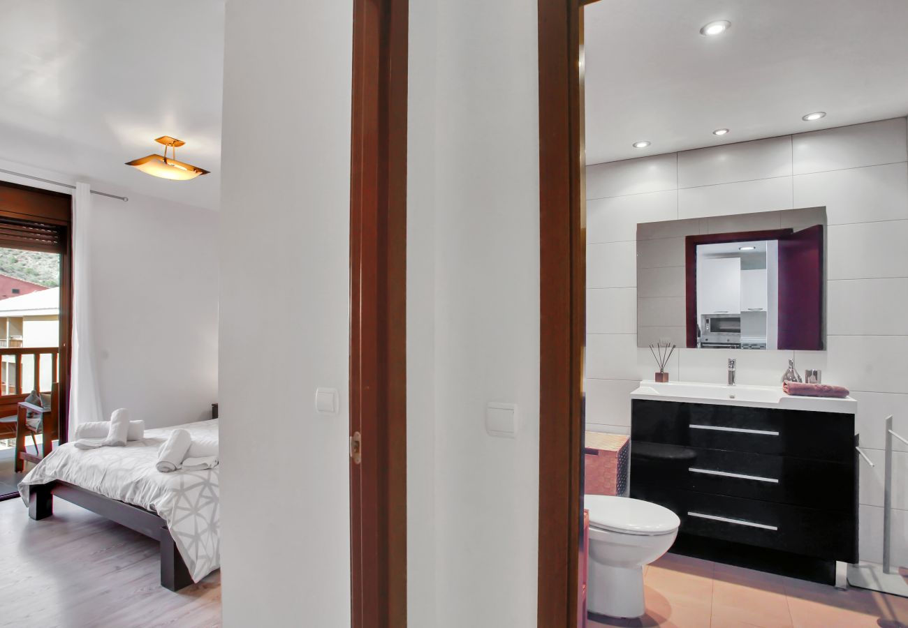 Apartamento en Palm - Mar - Lovely Mocan, Pool, Fast Wi Fi