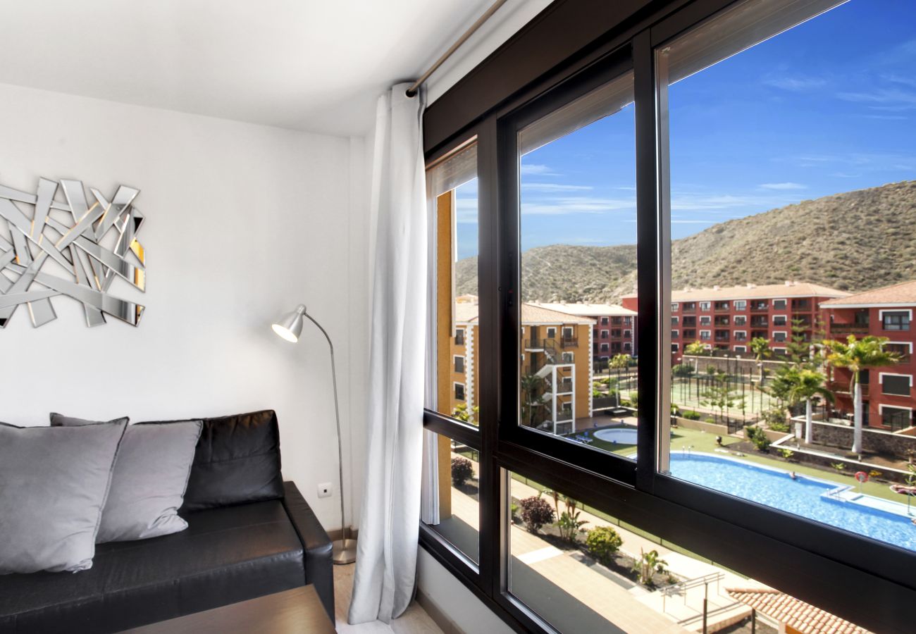 Apartamento en Palm - Mar - Lovely Mocan, Pool, Fast Wi Fi