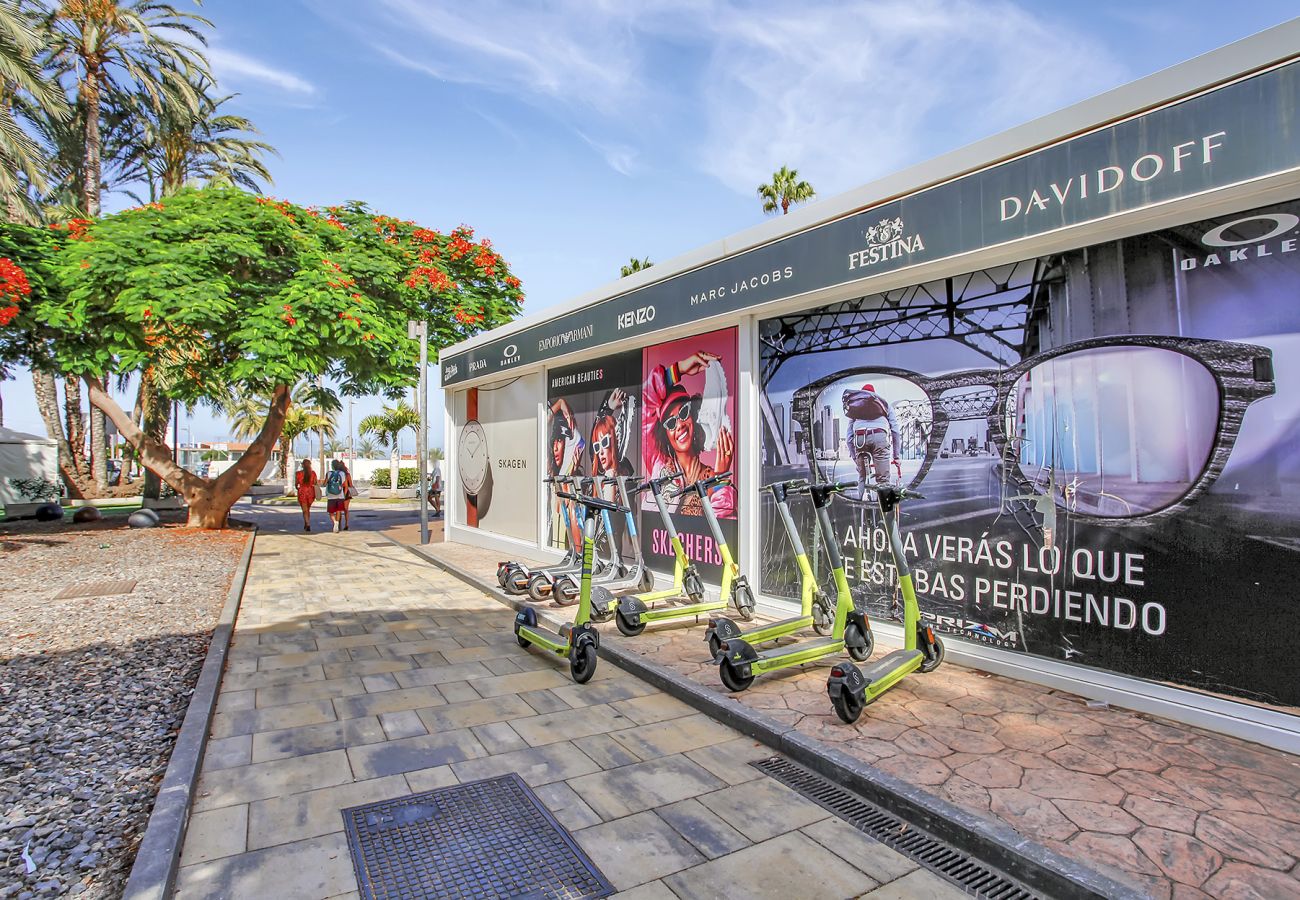 Studio in Playa de Las Americas - Ocean Touch Studio, Pool, Wi-Fi, Near the Beach