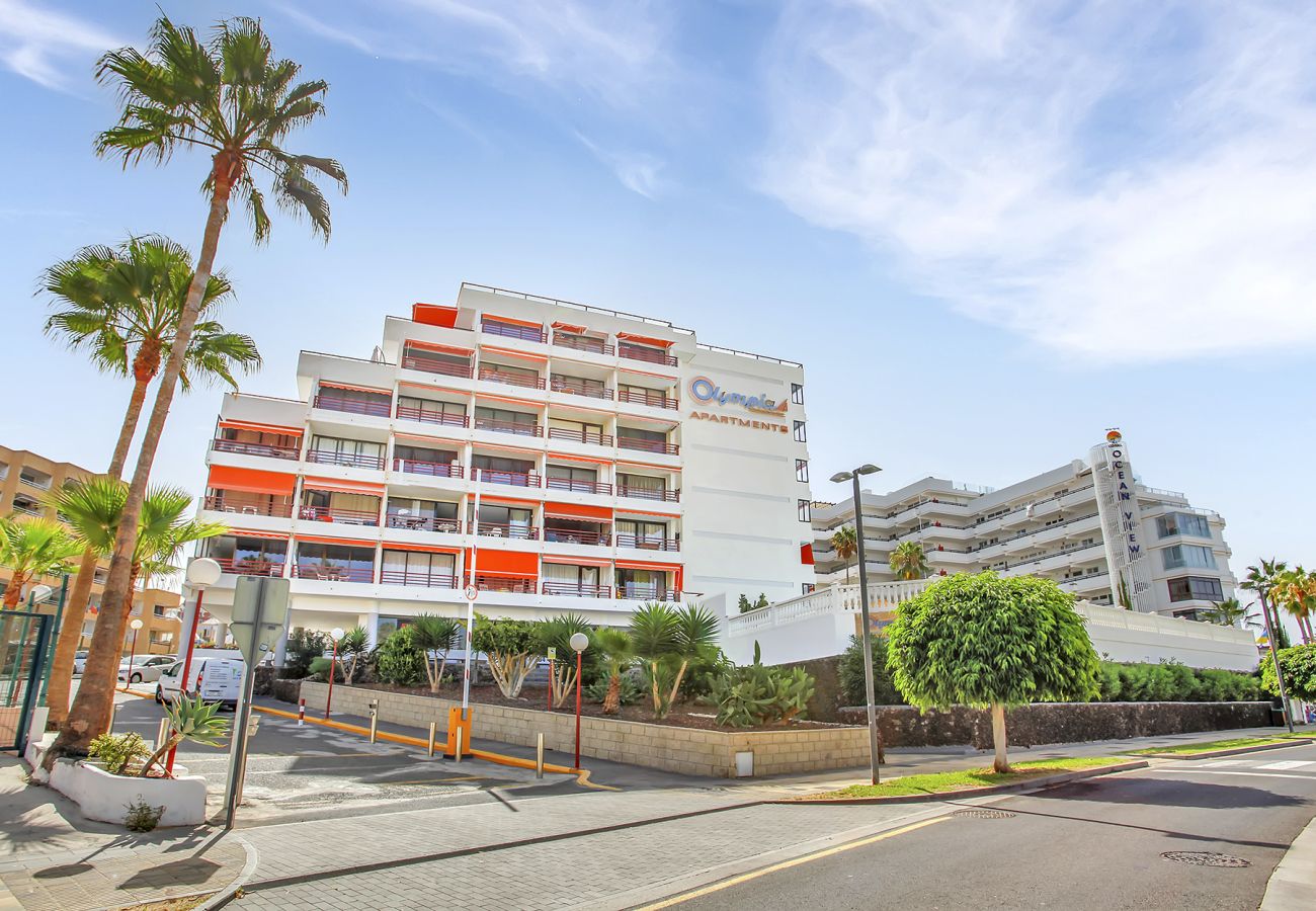 Studio in Playa de Las Americas - Ocean Touch Studio, Pool, Wi-Fi, Near the Beach