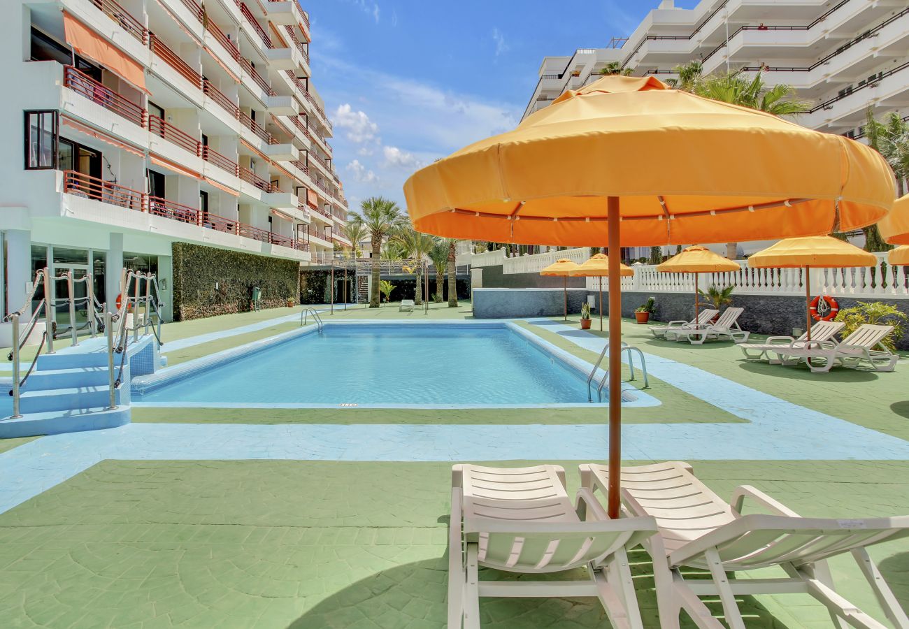Studio in Playa de Las Americas - Ocean Touch Studio, Pool, Wi-Fi, Near the Beach