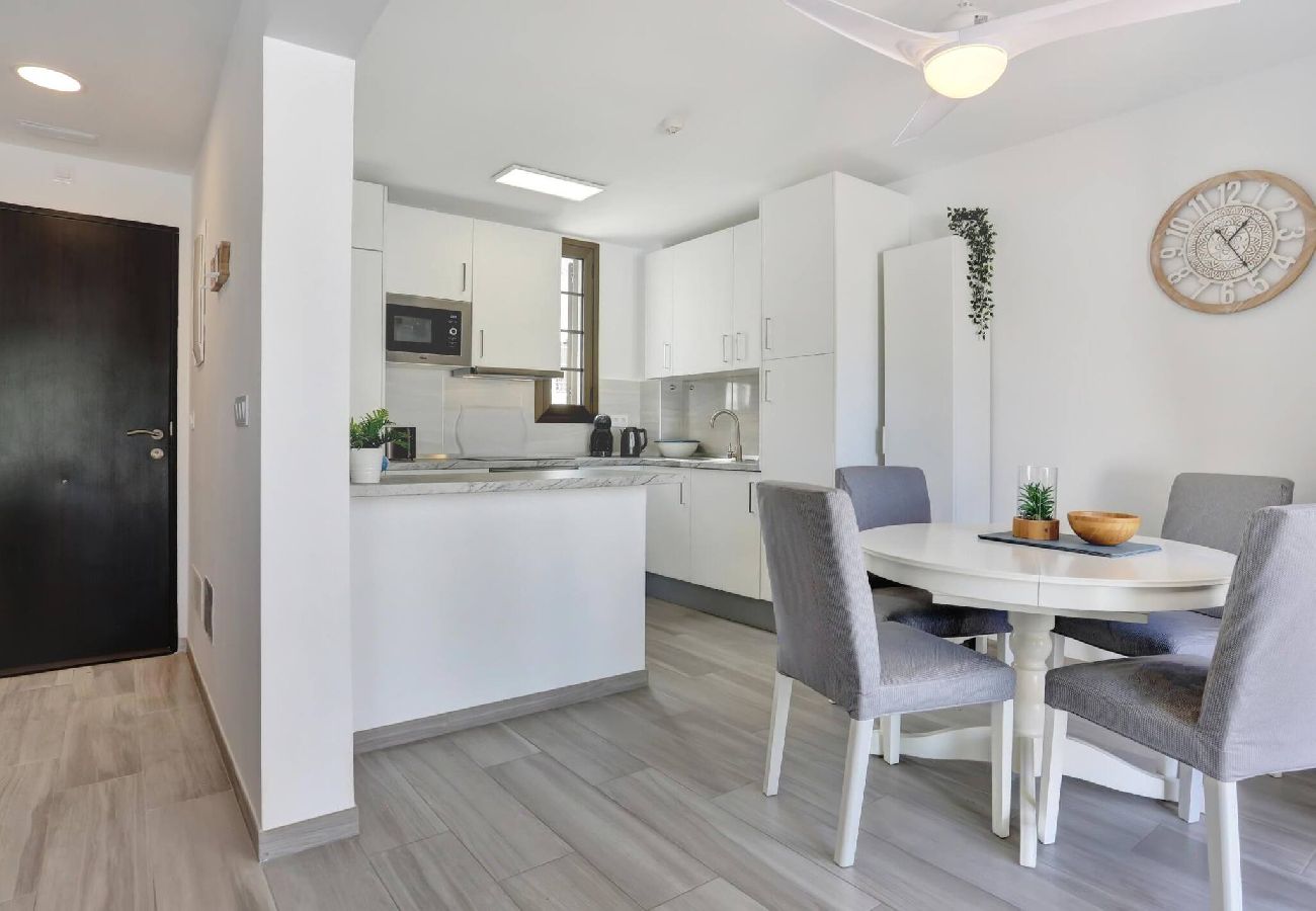 Townhouse in Costa Adeje - Golden Sand, Heated Pool, A/C, Bbq 