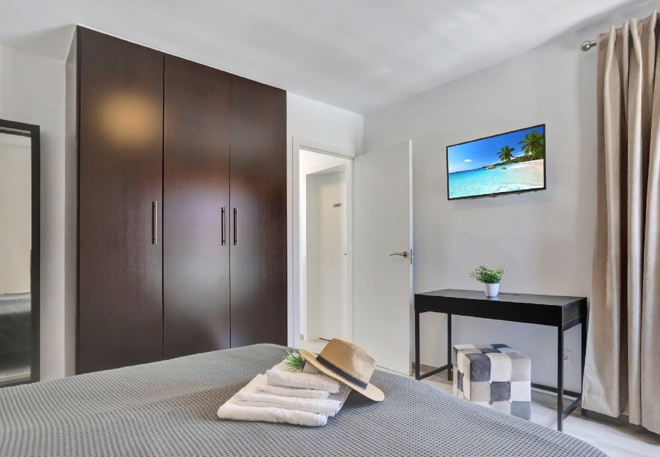 Townhouse in Costa Adeje - Golden Sand, Heated Pool, A/C, Bbq 