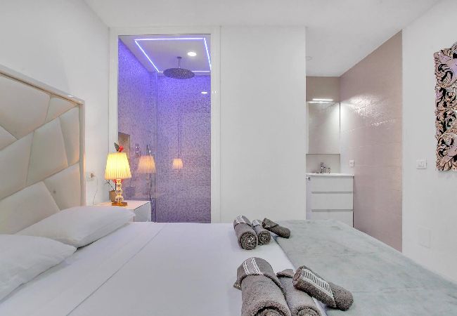  in Playa de Las Americas - Charming Las Americas, Terrace, Fiber, Pool 