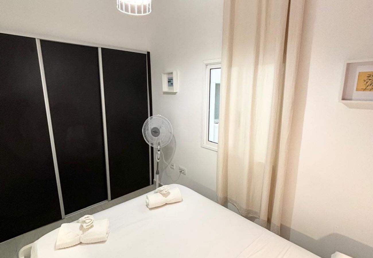 Apartment in Los Cristianos - Los Cristianos Town Center, 2 bedrooms, 170m beach