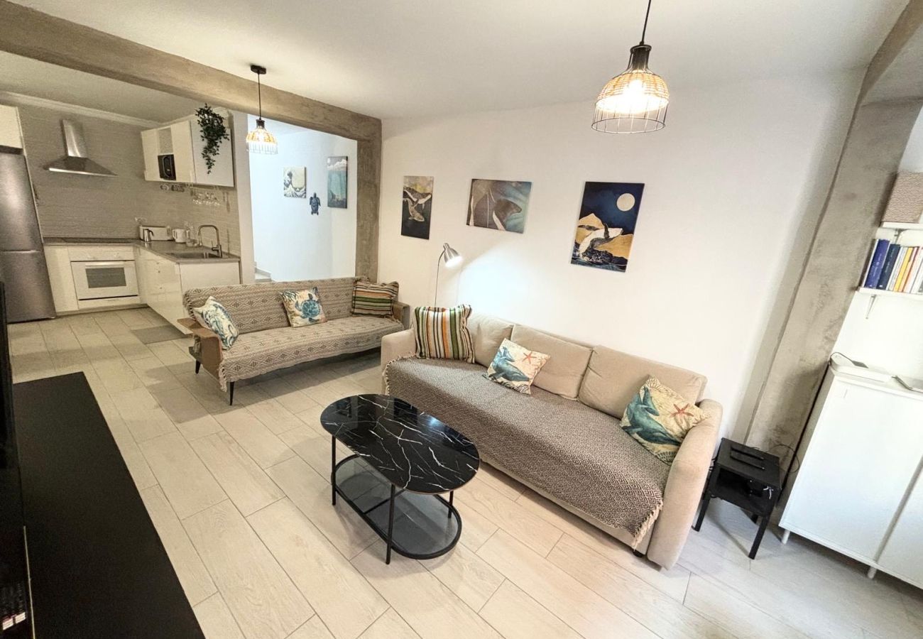 Apartment in Los Cristianos - Los Cristianos Town Center, 2 bedrooms, 170m beach